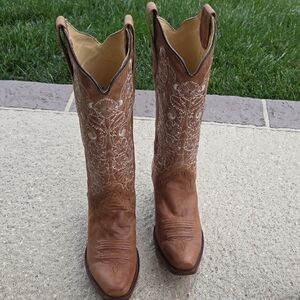 Corral Embroidered Heeled Western Boots